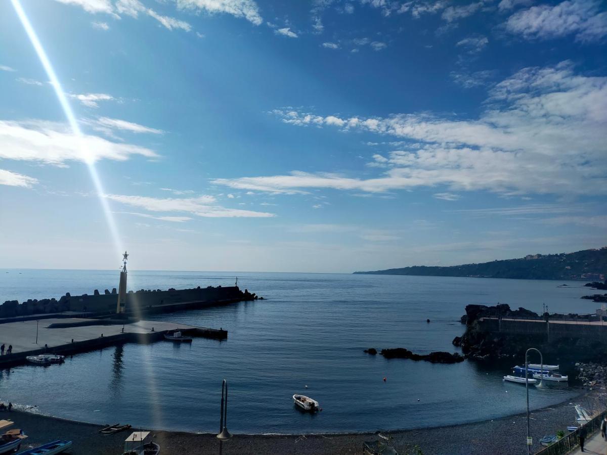B&B La Spiaggetta Di Stazzo Ачиреале Екстериор снимка