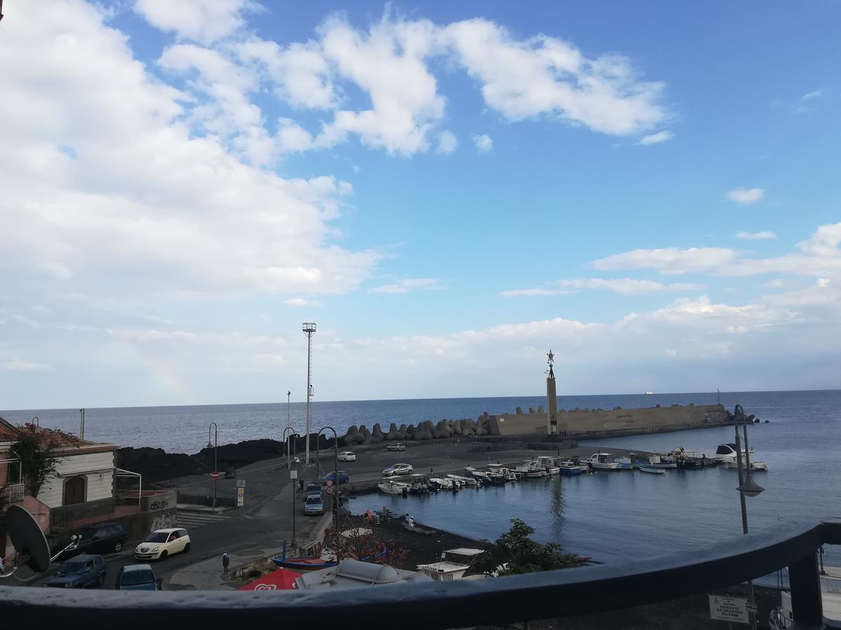 B&B La Spiaggetta Di Stazzo Ачиреале Екстериор снимка