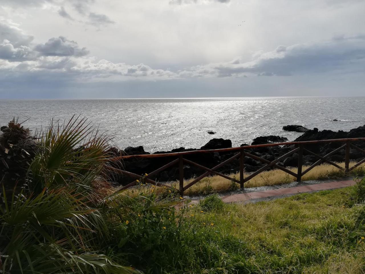 B&B La Spiaggetta Di Stazzo Ачиреале Екстериор снимка