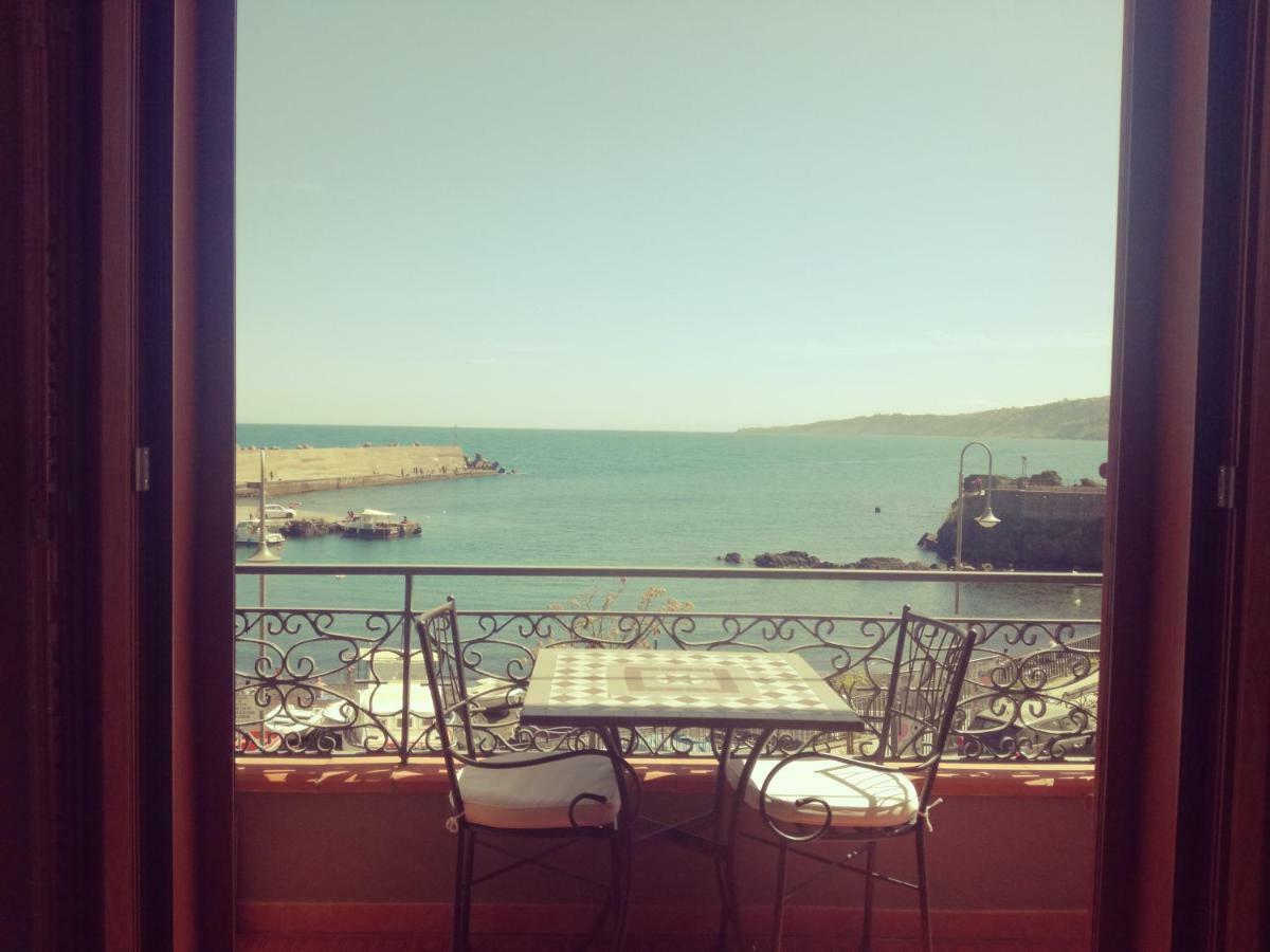 B&B La Spiaggetta Di Stazzo Ачиреале Екстериор снимка